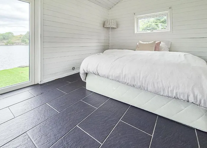 Сasa de vacaciones 2 Bedroom Lovely In Haugesund